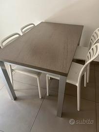 Tavolo allungabile moderno (130-210 cm)