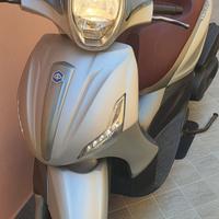 Piaggio Beverly 350 sport touring