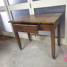 Tavolino in legno 