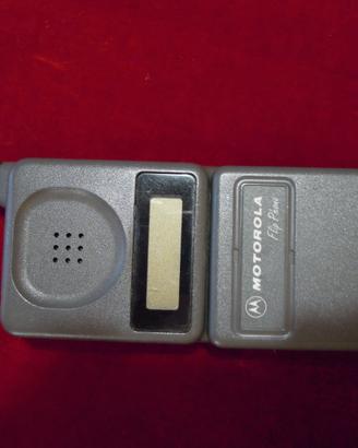 MOTOROLA FLIP PHONE