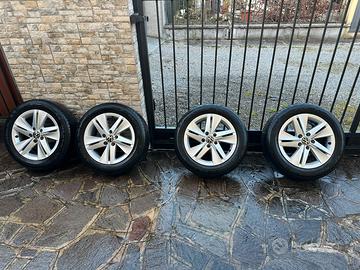 cerchi e due treni di gomme