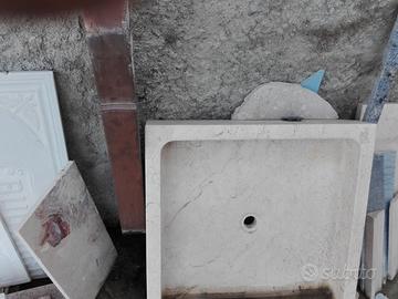 piano doccia in marmo