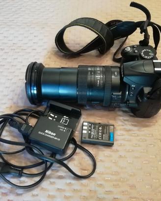 Nikon D3000 + Nikon AF 18-200 mm. VR DX II + flash
