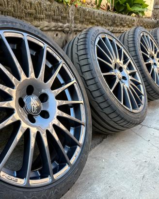 Cerchi 18 OZ Superturismo + DUNLOP per Alfa GT/156
