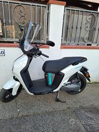 SCOOTER ELETTRICO 50 CC