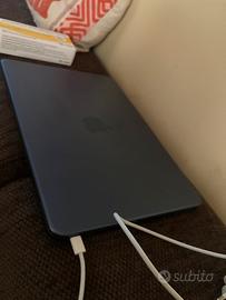 Macbook Neo con scontrino unieuro