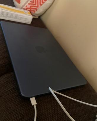 Macbook Neo con scontrino unieuro