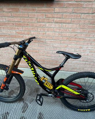 Bicicletta DH Devinci