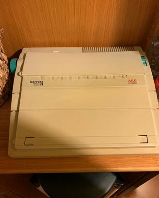 Macchina da scrivere elettronica