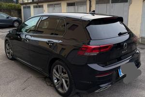 GOLF 8 R-LINE NERA