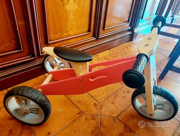 Bicicletta in legno senza pedali