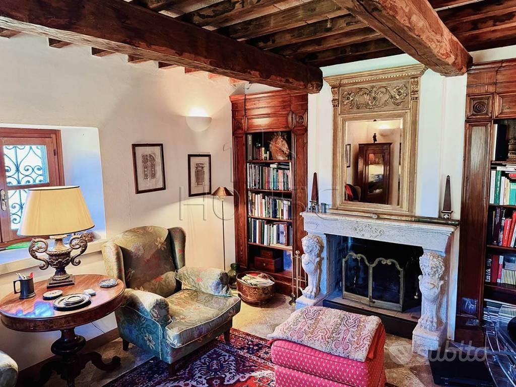Rustico / Casale di 540 m² con 5 locali e box auto - Vista 4
