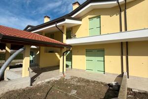 Porzione centrale di Trifamiliare