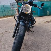 moto Guzzi V7 3 stone