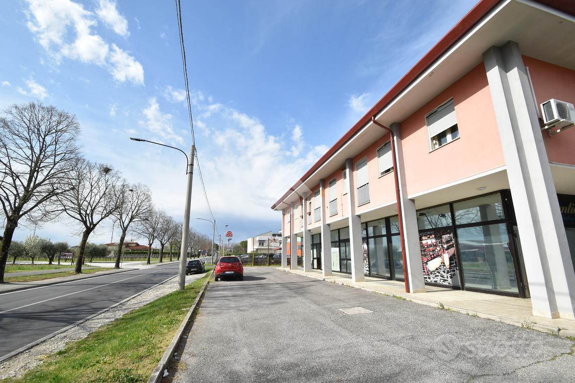 NEGOZIO A CORMONS - Vista 2