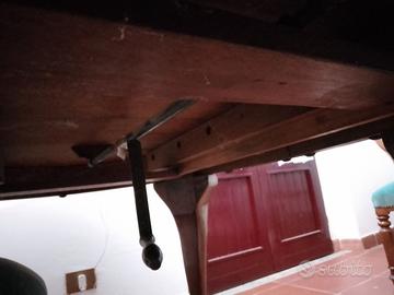 Tavolo ovale antico con 4 sedie