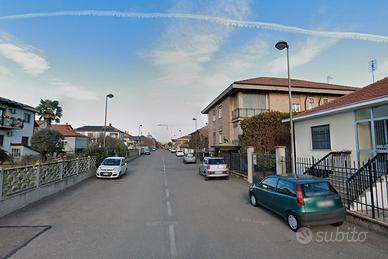 Graziosa semi indipendente con giardino Beinasco
