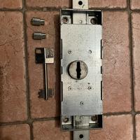 Serratura da applicare