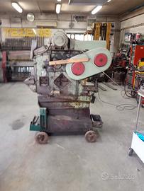 Punzonatrice stozzatrice multifunzione Omera