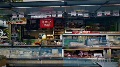 Vendesi attività commerciale Mercato rionale