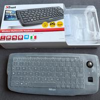 Tastiera wireless Trust con mouse integrato