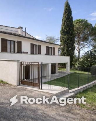Villa di 470 m² con più di 5 locali e box auto a P