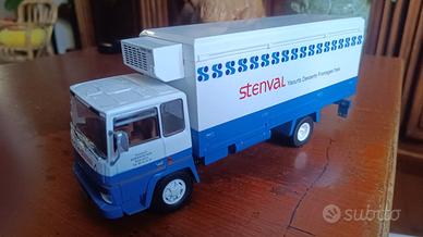 Modellino Camion Frigo Berliet scala 1/43