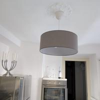Lampadario moderno con paralume grigio