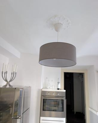 Lampadario moderno con paralume grigio