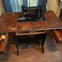 Macchina cucire vintage NECCHI