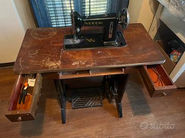 Macchina cucire vintage NECCHI