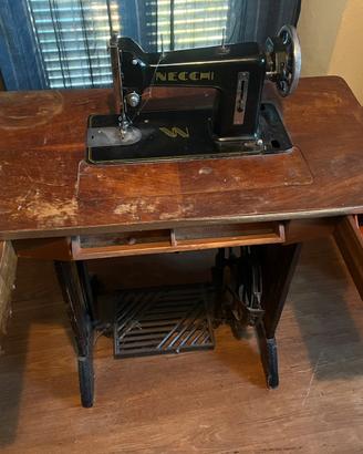 Macchina cucire vintage NECCHI