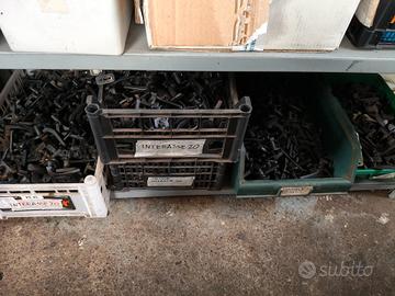 Braccetti e chiusure usate varie misure