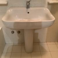 Lavandino bagno con miscelatore ceramica, anni 80
