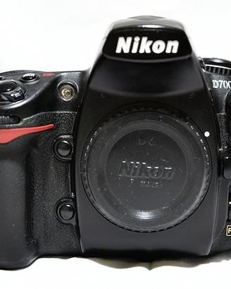 Nikon D700+battery pack