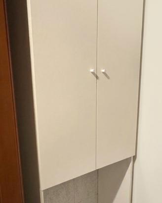 Armadio Ikea nisjon per lavatrice