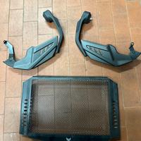 Paramani e para radiatore MT09 2020