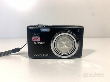 Nikon Coolpix S2700 digicam Y2K  16MP