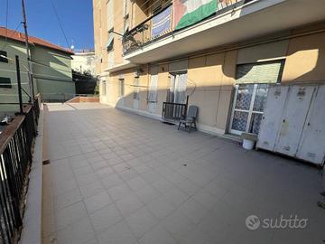 Appartamento di 92 m² con più di 5 locali a Genova
