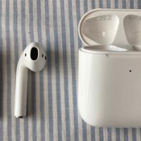 AirPods 2 Wireless Charging Case