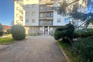 2 LOCALI A RESCALDINA