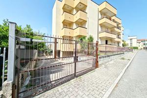 Box/Posto auto Teano [Cod. rif 3330038VRG]