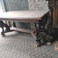 Tavolo antico con leoni in legno massello