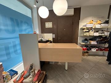 set di arredamento da negozio