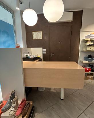 set di arredamento da negozio
