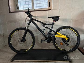 Bicicletta Mountain Bike B'twin rockrider 700 s