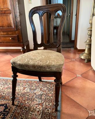 Sedie in legno antiche