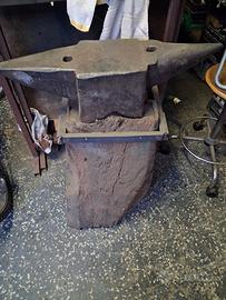 incudine antica da 60 kg