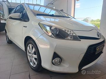 Toyota Yaris 1.5 Hybrid 5 porte Lounge Più NEOPATE