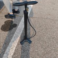 pompa per bicicletta 